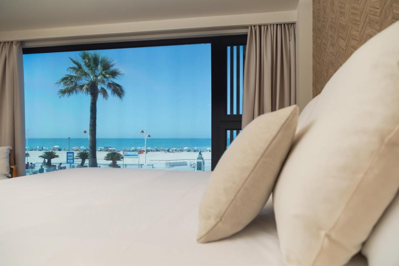 Apartamentos Playa Victoria Cadiz Ngoại thất bức ảnh