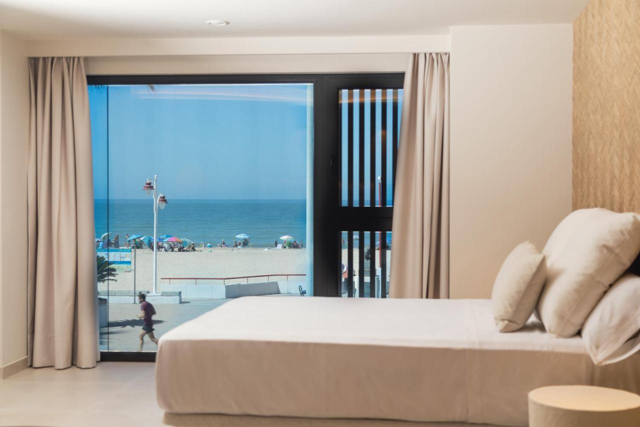 Apartamentos Playa Victoria Cadiz Ngoại thất bức ảnh